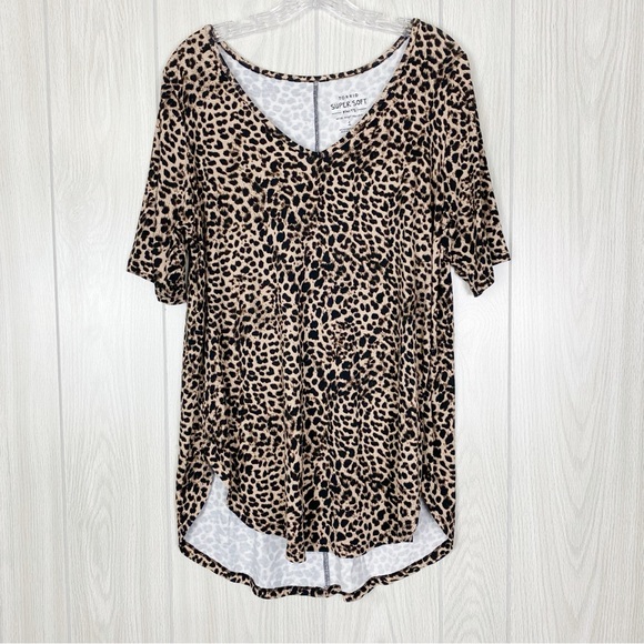 torrid Tops - Torrid | Leopard Print Super Soft V-Neck T-Shirt Size 1X